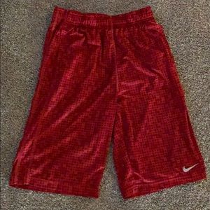 Nike boys xl shorts